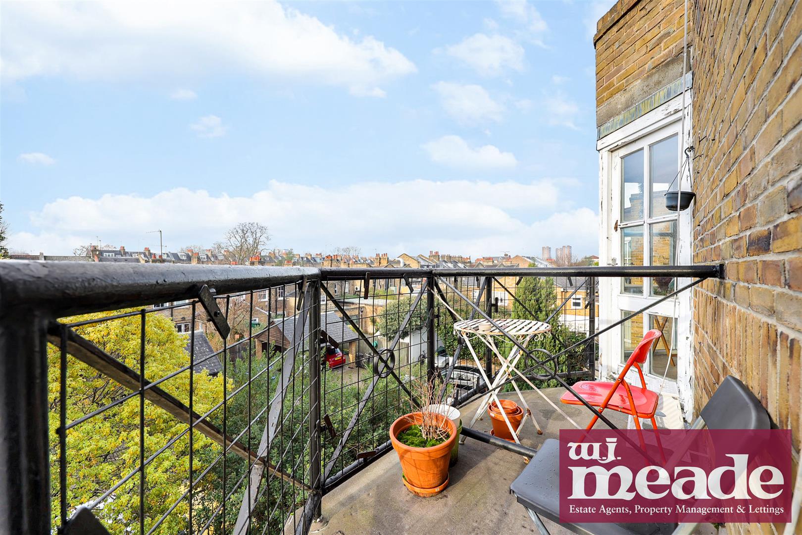 2 bed property in Coborn Mews, Bow